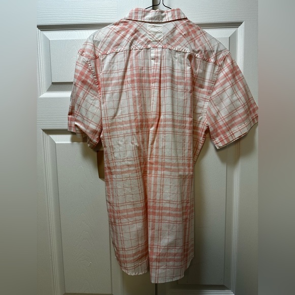 White and Pink plaid Levi’s short sleeve button down shirt - Picture 6 of 6